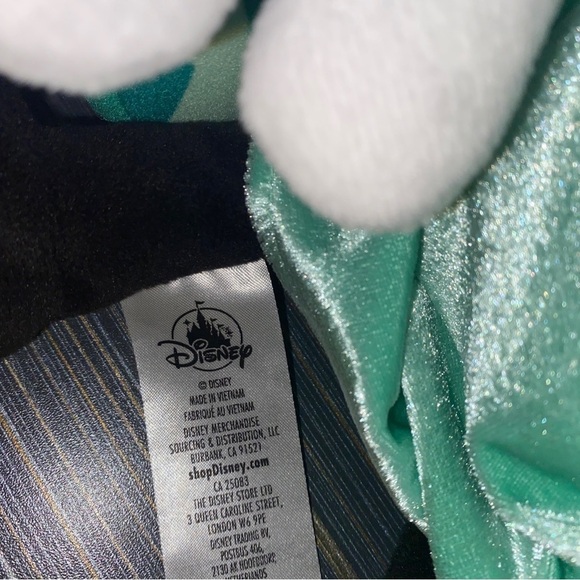 Two Minnie Disney store 20” stuffed animals - Picture 5 of 7